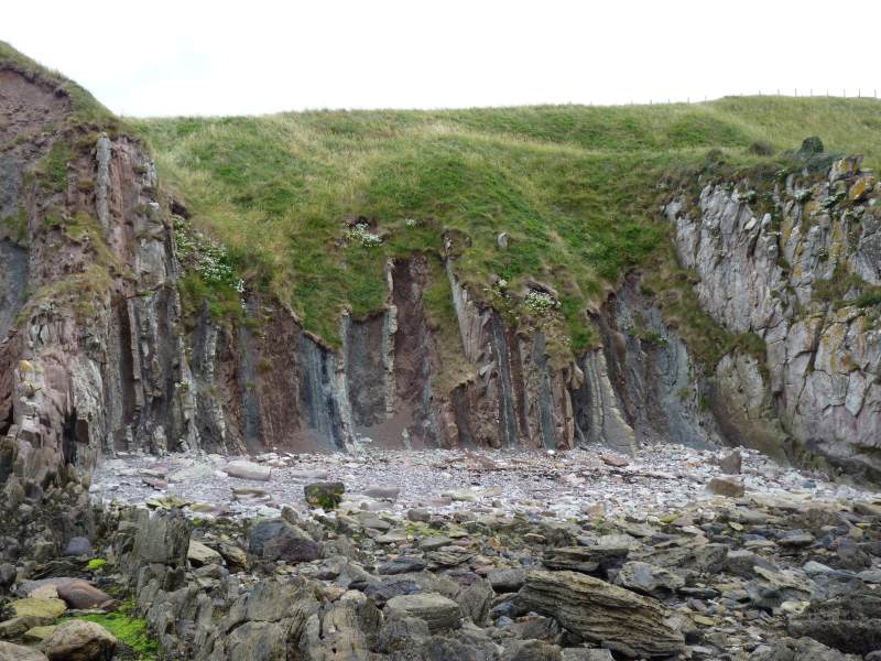 A small bay in the Burnmouth cliffs.